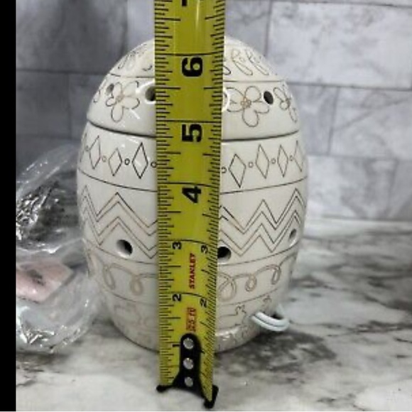 🆕 | Scentsy Eggs-Press Yourself Warmer NIB - Picture 5 of 9